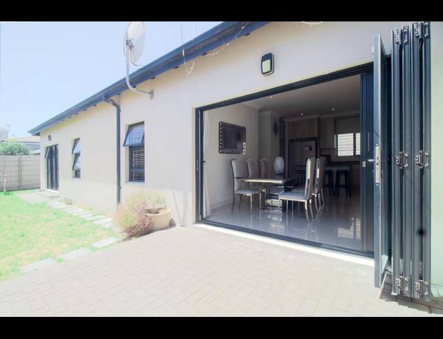 3 BEDROOM HOUSE FOR SALE IN PARKLANDS NORTH